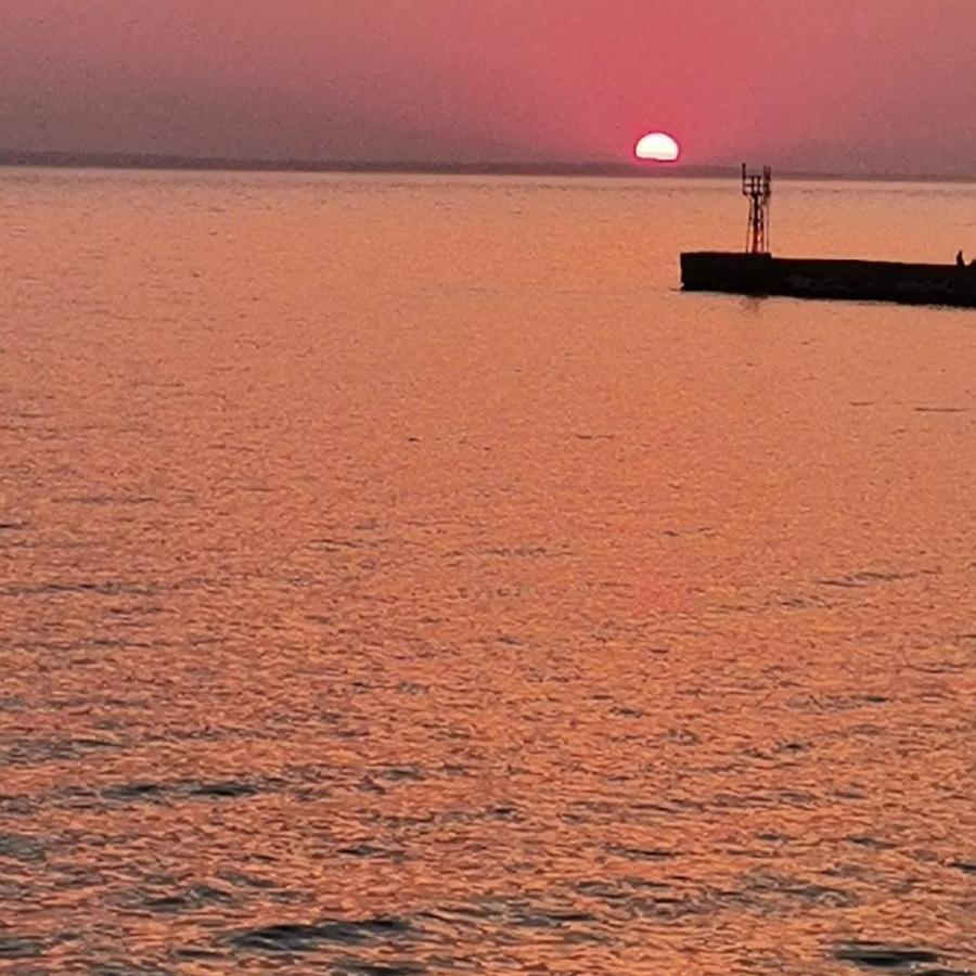 נאוס מרמרס Sunset_Apartments Only 15 Meters From The Sea מראה חיצוני תמונה